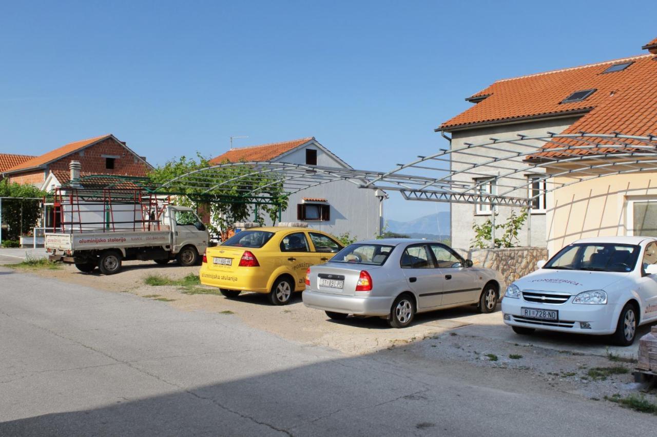Apartment Njivice 5458D Eksteriør bilde