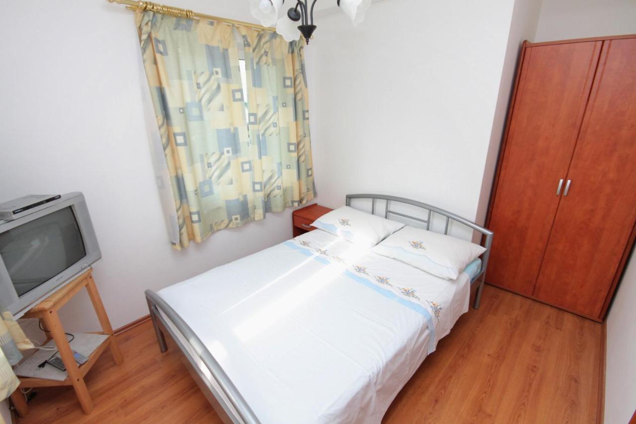 Apartment Njivice 5458D Eksteriør bilde